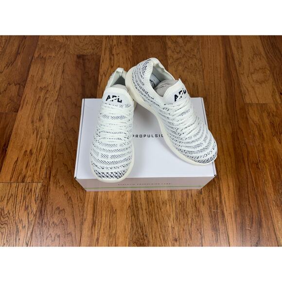 B88 APL Techloom Wave Sneakers Womens 10 Athletic Chic Sporty Comfort Ivory Navy - Picture 1 of 8